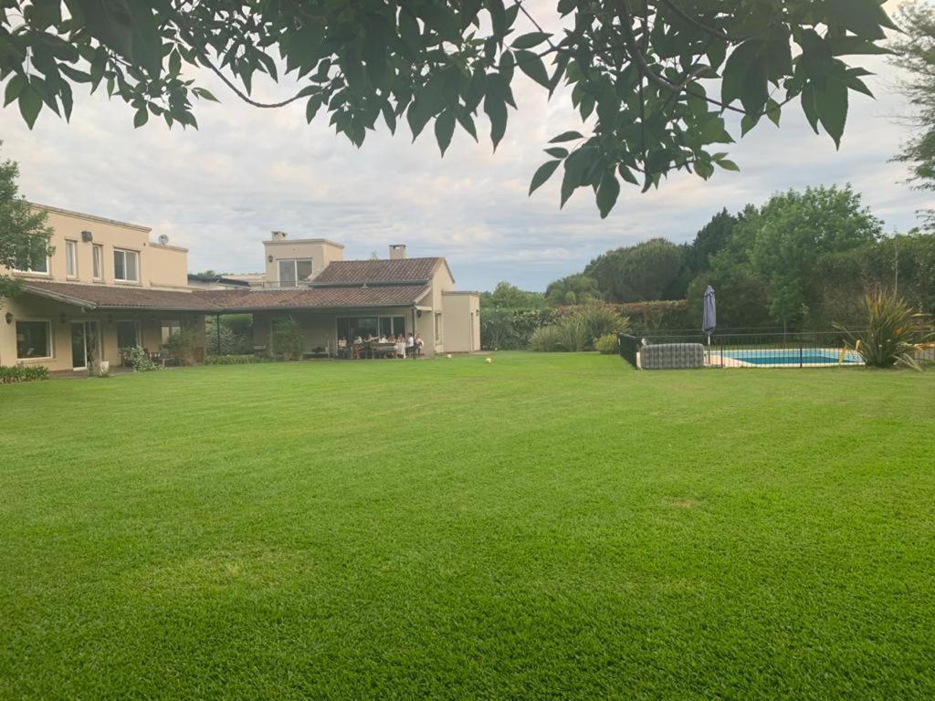 Del Pilar, Barrio Cerrado Vacaciones Casa de férias *